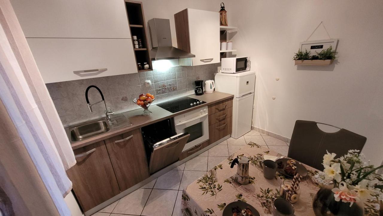 Lily Lejlighed Krk Town Eksteriør billede